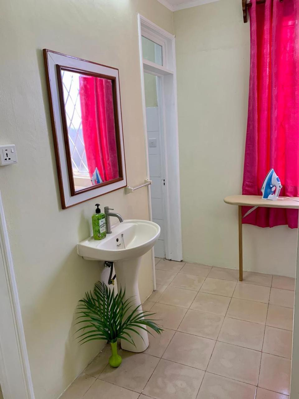 Oasis 2 Hotel Mahebourg Bagian luar foto